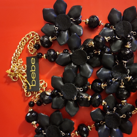 Bebe BLACK ROSES NECKLACE - Picture 3 of 3